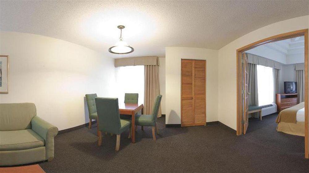 Hotel Express & Chicago-midway Airport By Ihg 2*