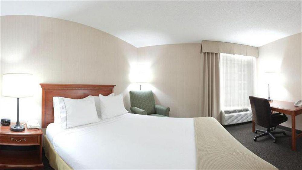 Express & Chicago-midway Airport By Ihg