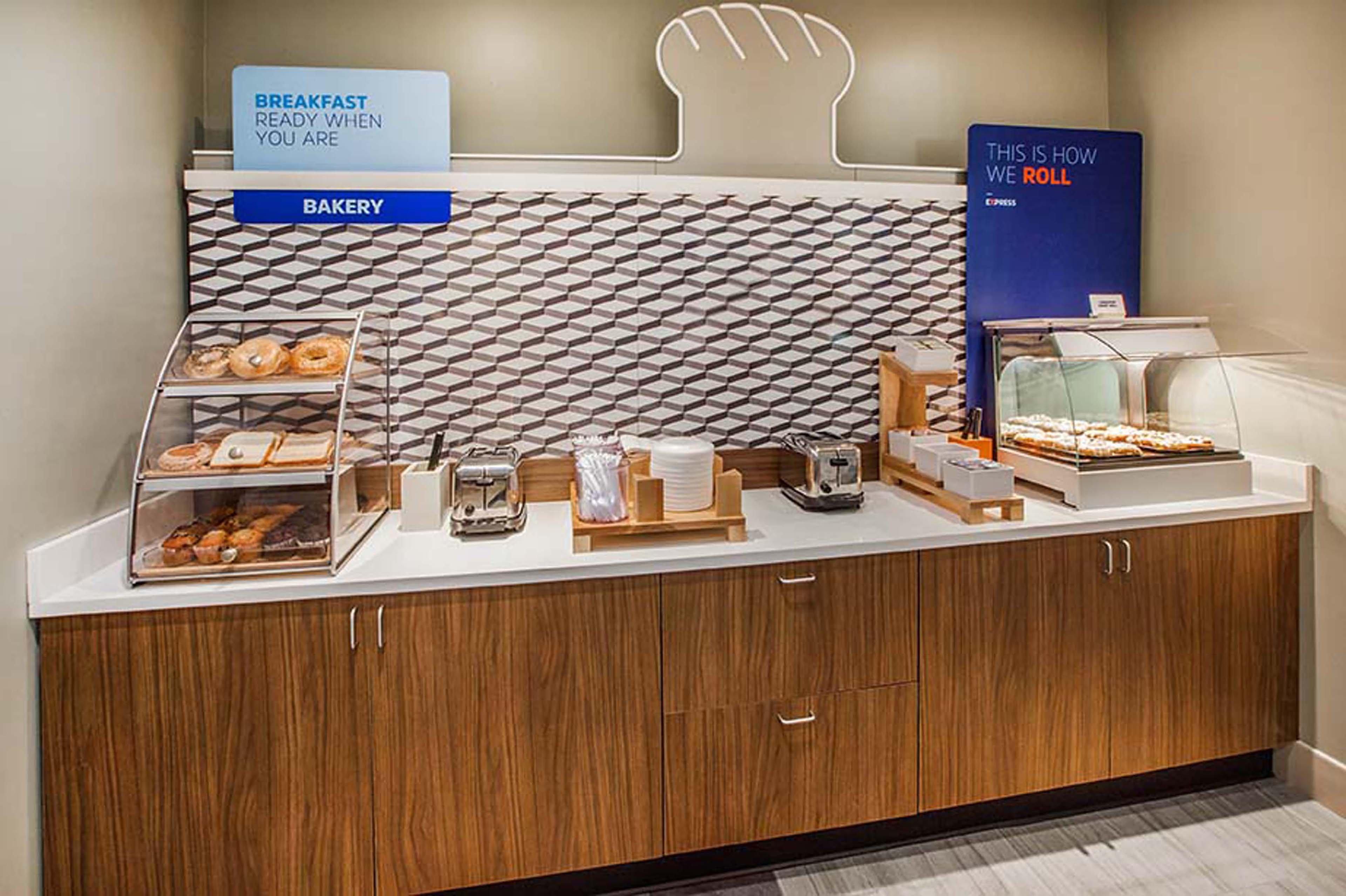 Express & Chicago-midway Airport By Ihg Hotel Bedford Park
