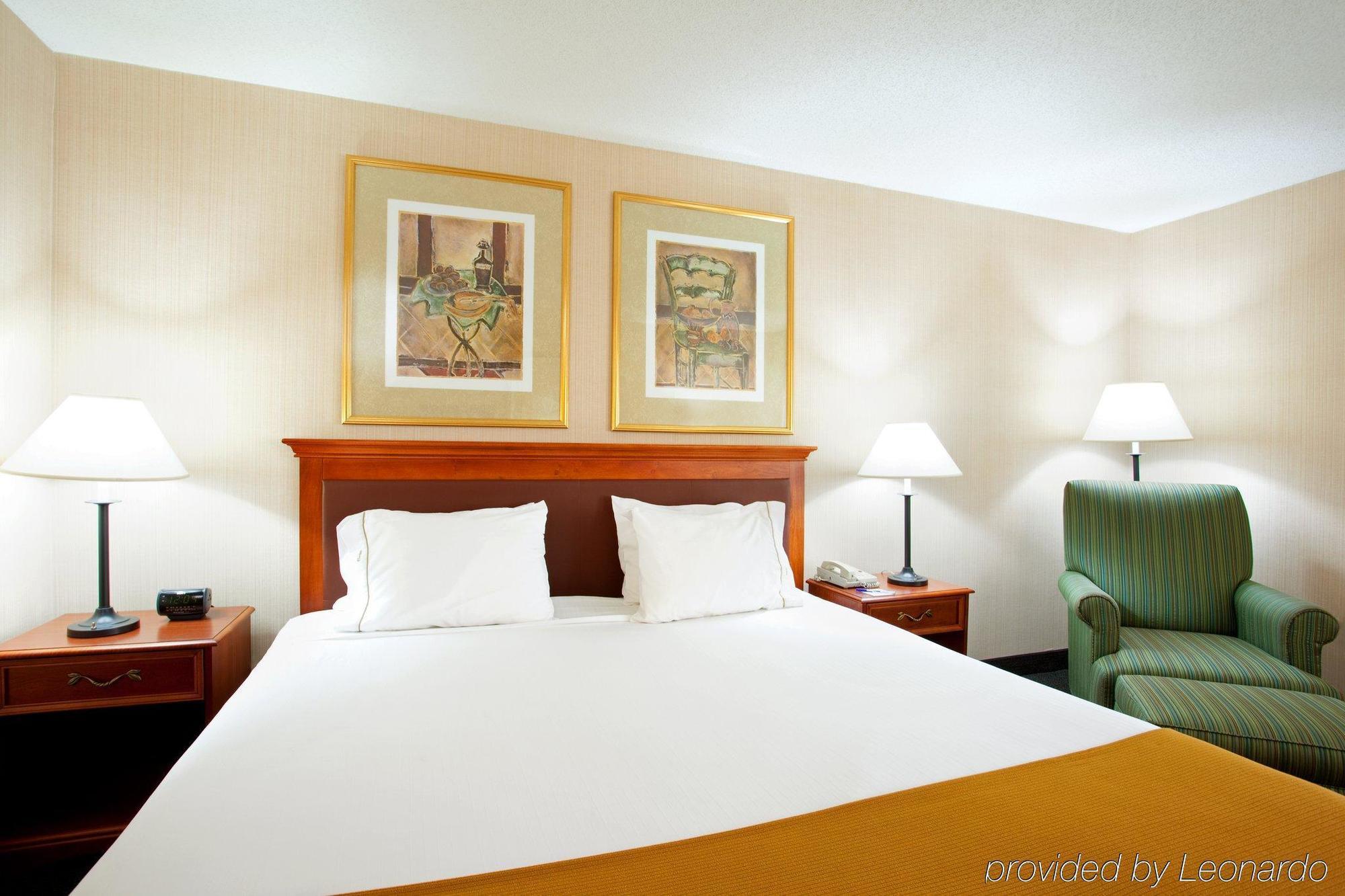 Express & Chicago-midway Airport By Ihg Hotel