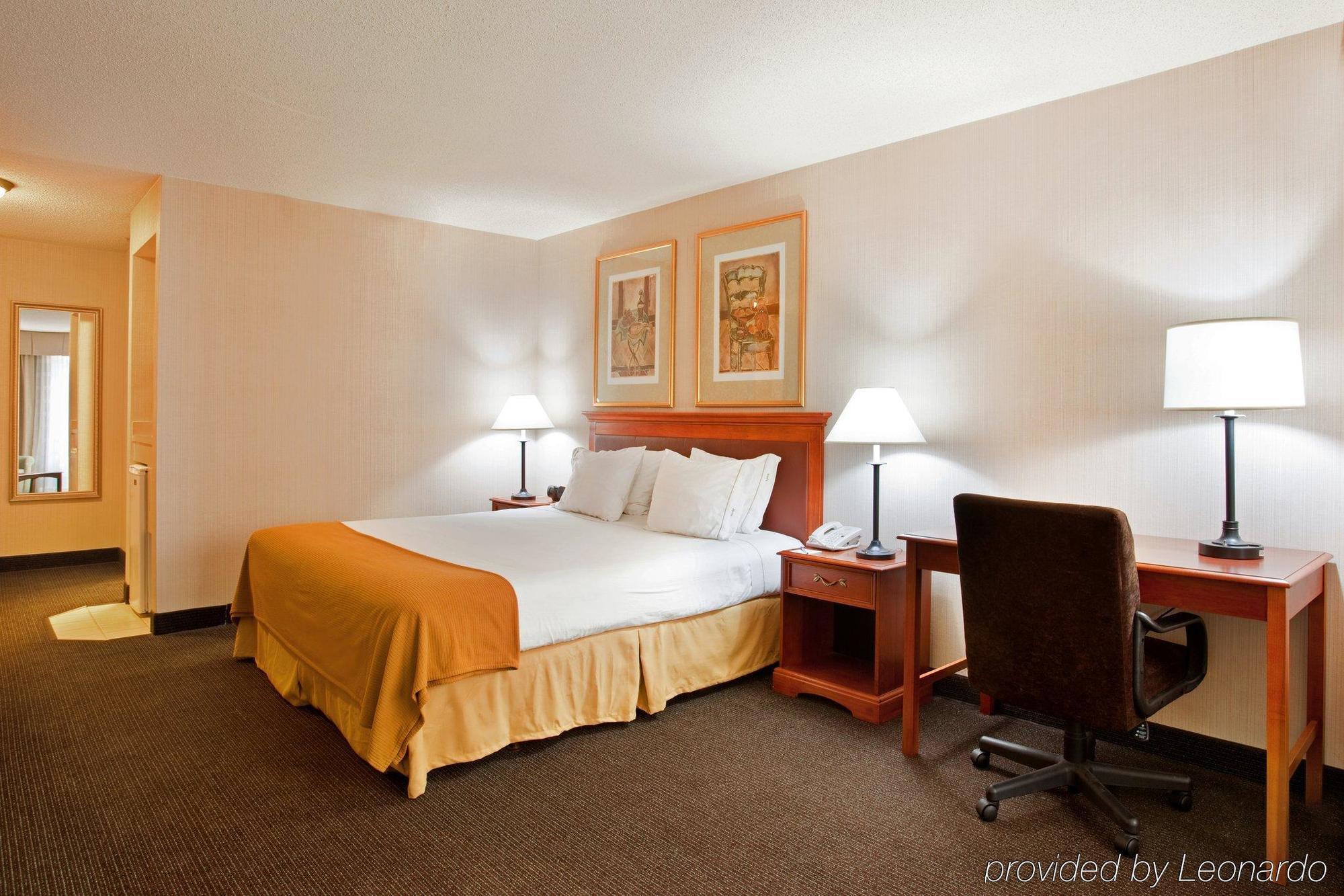 Express & Chicago-midway Airport By Ihg Hotel