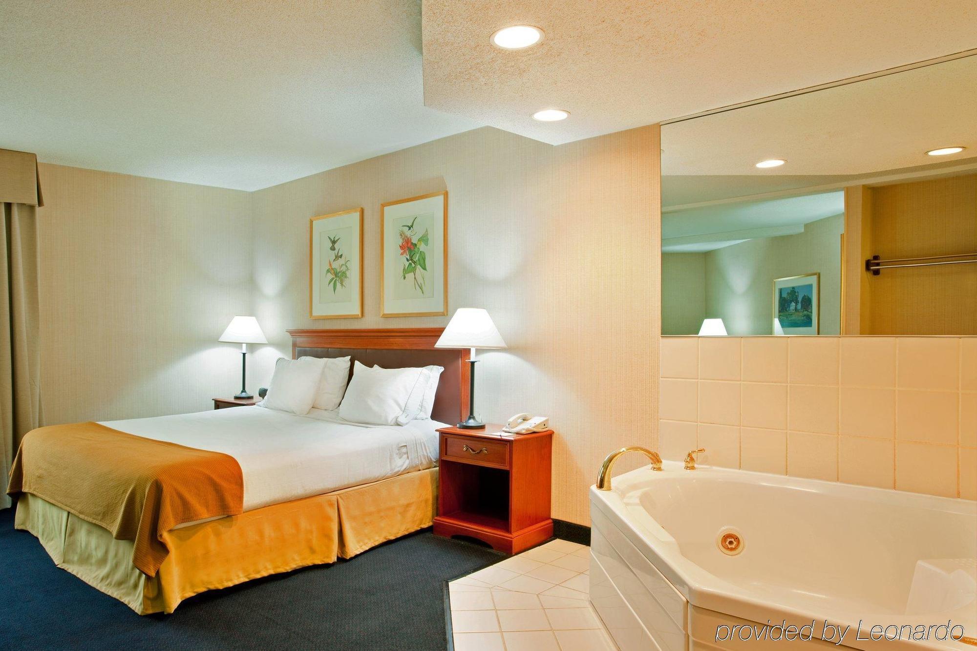 Express & Chicago-midway Airport By Ihg Bedford Park
