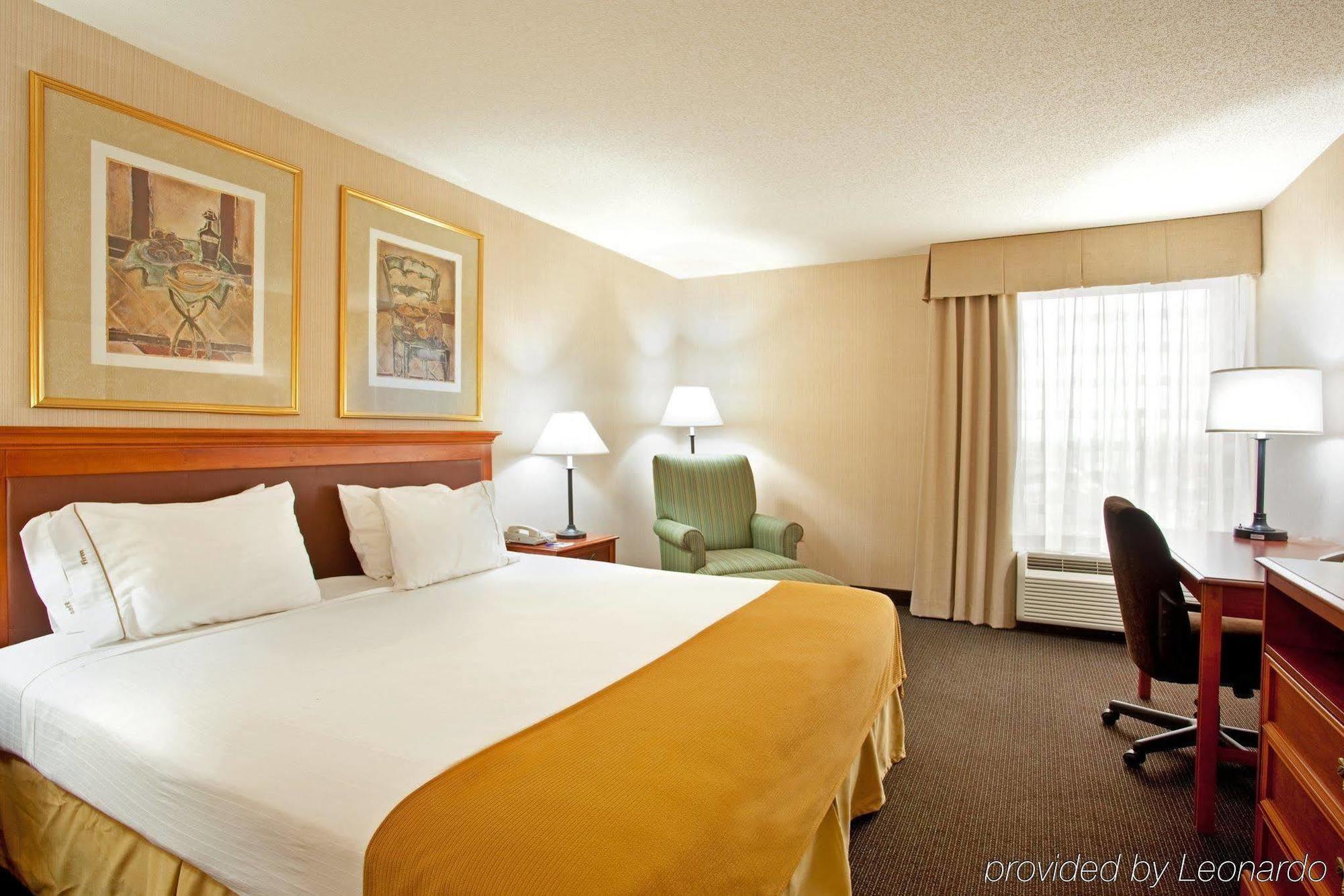 Express & Chicago-midway Airport By Ihg Hotel Bedford Park