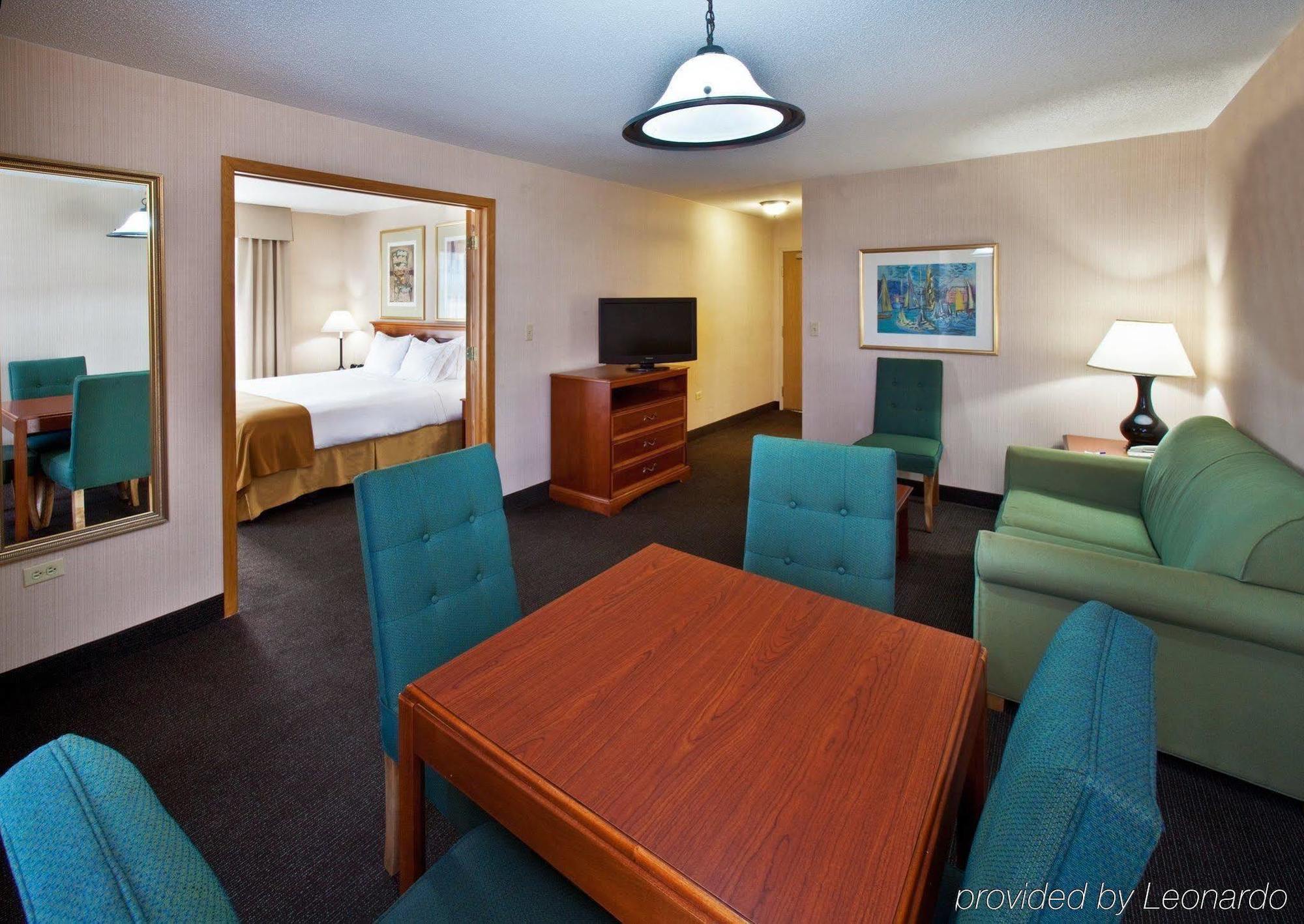 Express & Chicago-midway Airport By Ihg Bedford Park