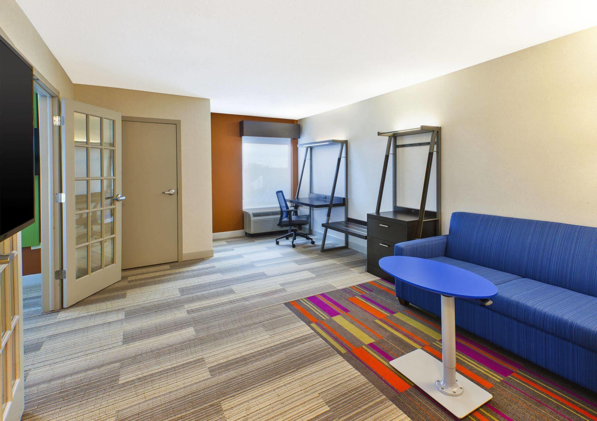 Express & Chicago-midway Airport By Ihg